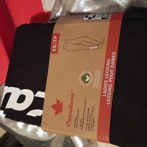NWT BLACK STRETCH CANADIANA LEGGINGS "CANADA" ATHLETIC WEAR SIZE XS MAPLE🍁LEAF